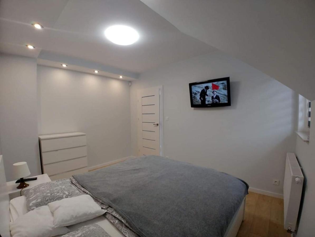 Dorota Z Garazem Apartmán *
